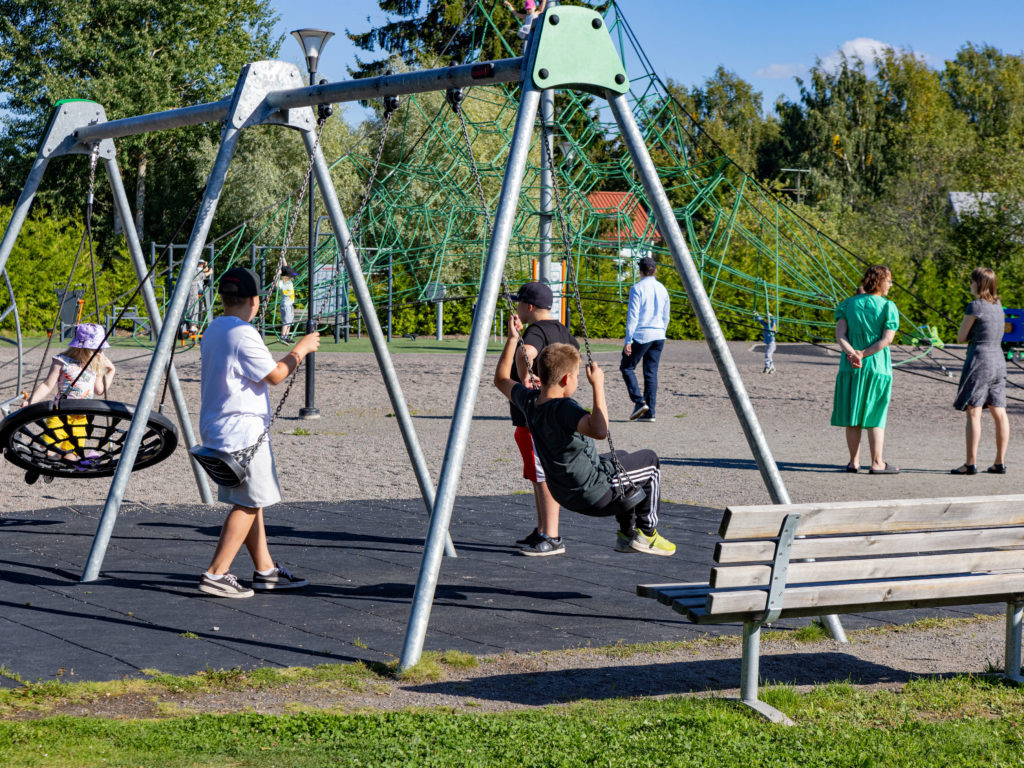 Perhepuistot Hui-Maa ja Pikku Hui-Maa